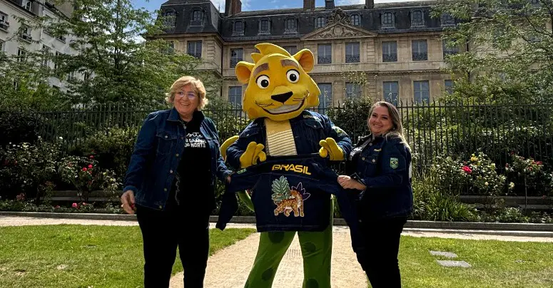 A repercussão dos uniformes brasileiros na abertura de Paris 2024